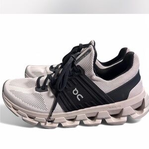 On Cloudswift Running Women's Athletic Shoes - Black and White